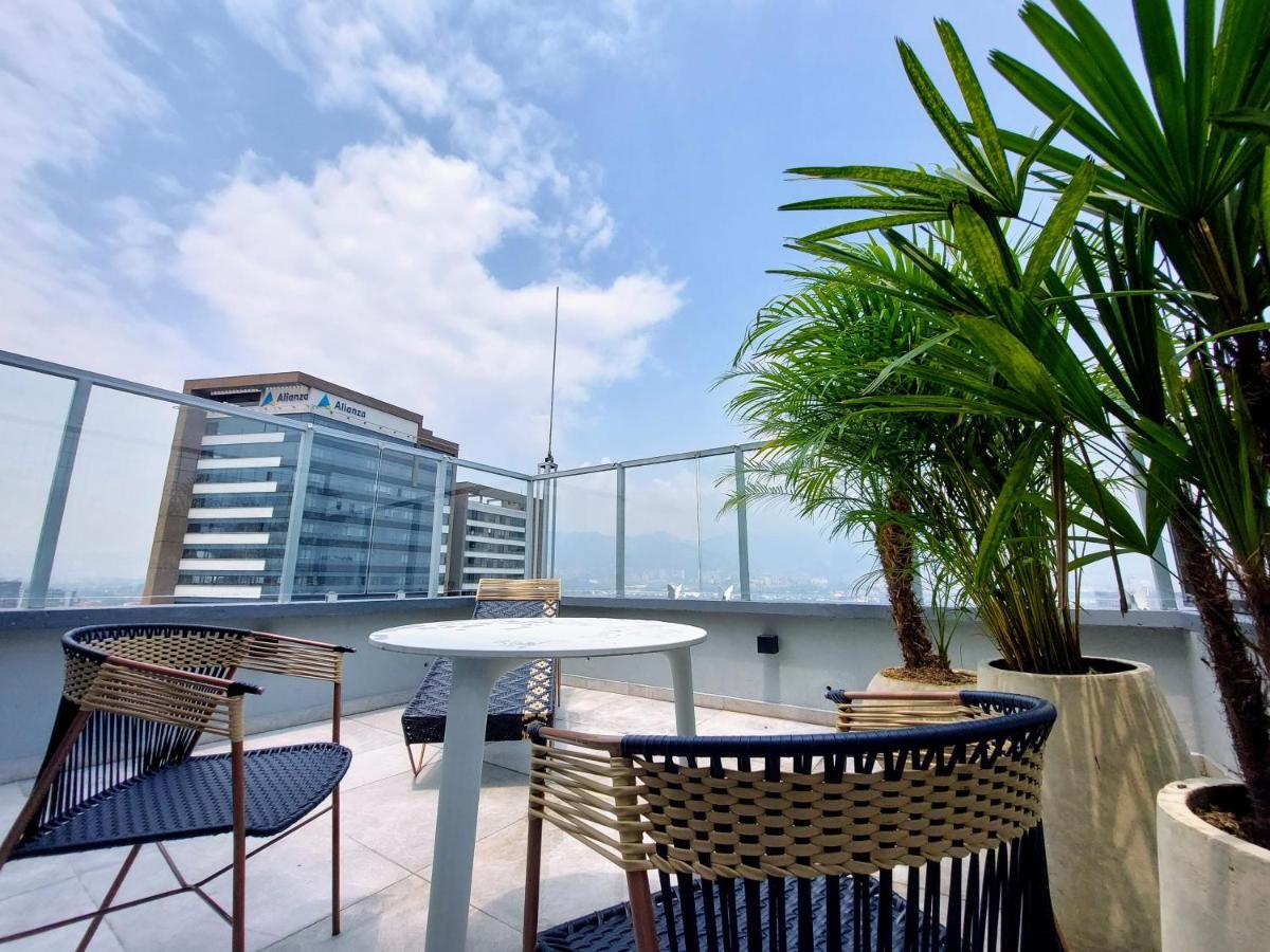 V Grand Hotel, A Member Of Radisson Individuals Medellin Ngoại thất bức ảnh