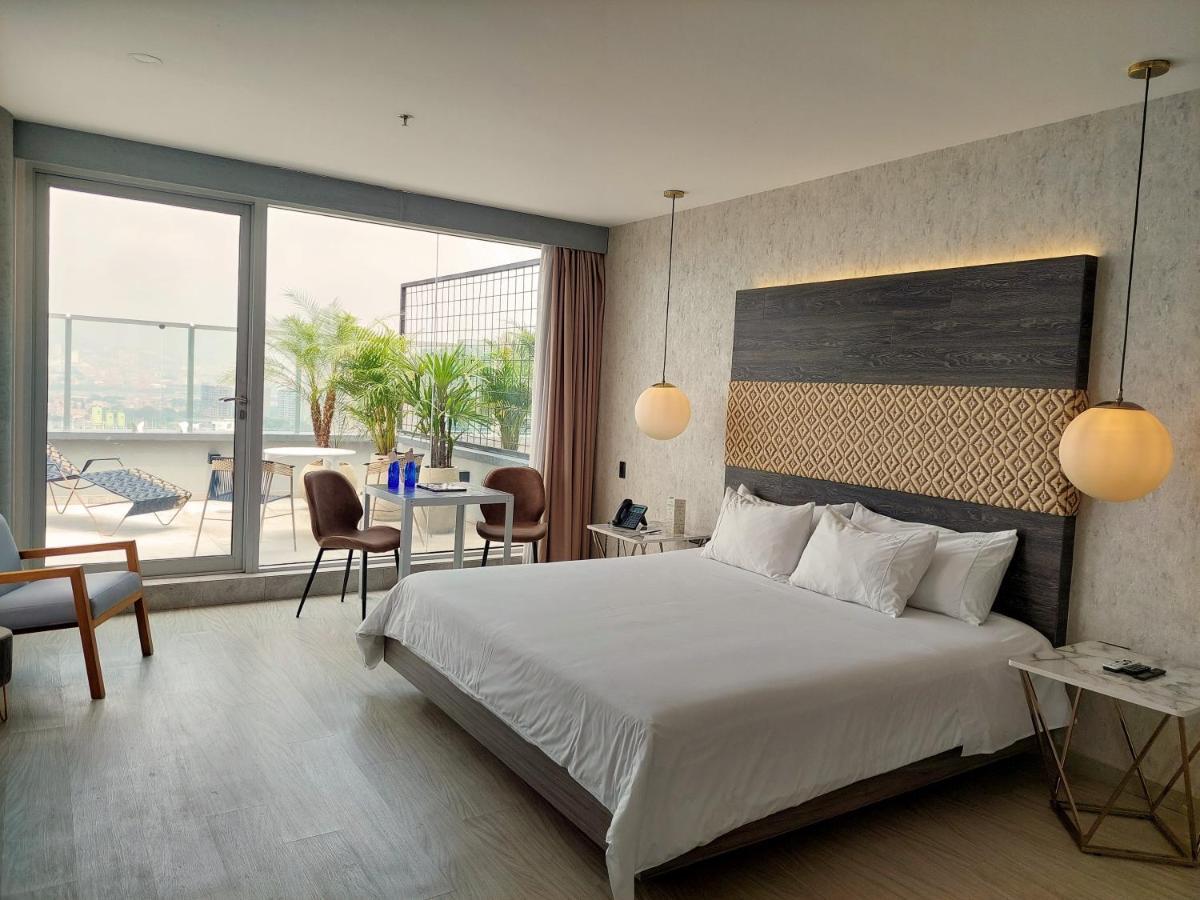 V Grand Hotel, A Member Of Radisson Individuals Medellin Ngoại thất bức ảnh