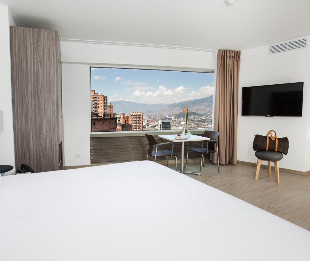 V Grand Hotel, A Member Of Radisson Individuals Medellin Ngoại thất bức ảnh