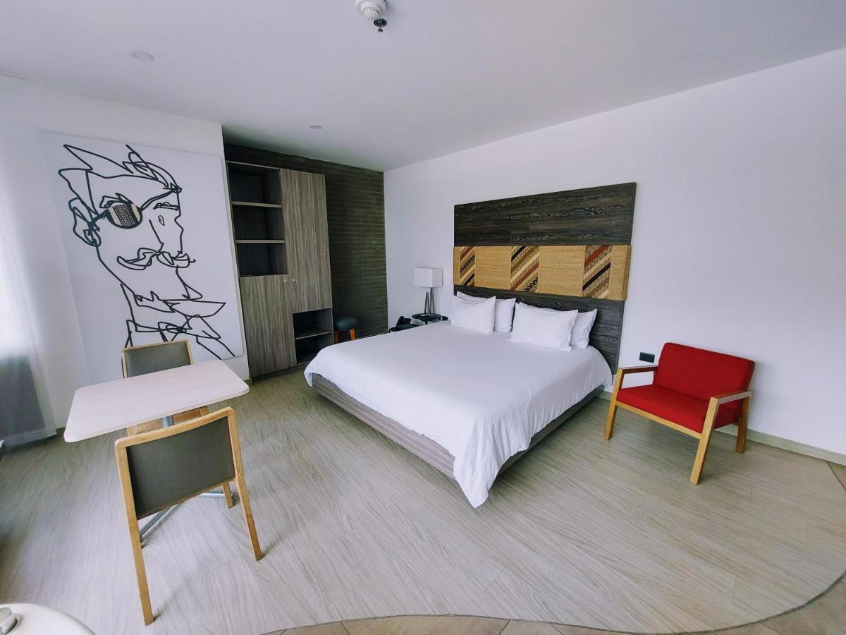 V Grand Hotel, A Member Of Radisson Individuals Medellin Ngoại thất bức ảnh