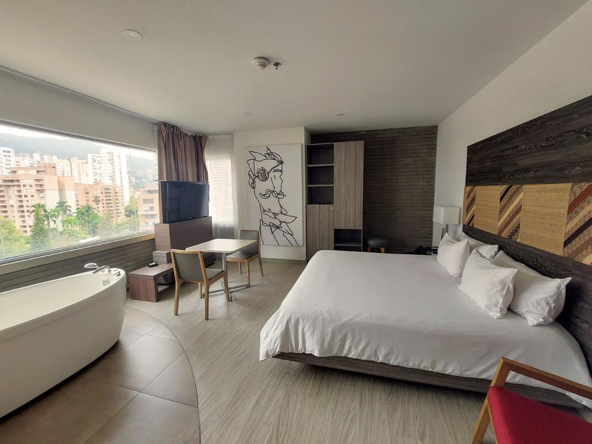 V Grand Hotel, A Member Of Radisson Individuals Medellin Ngoại thất bức ảnh
