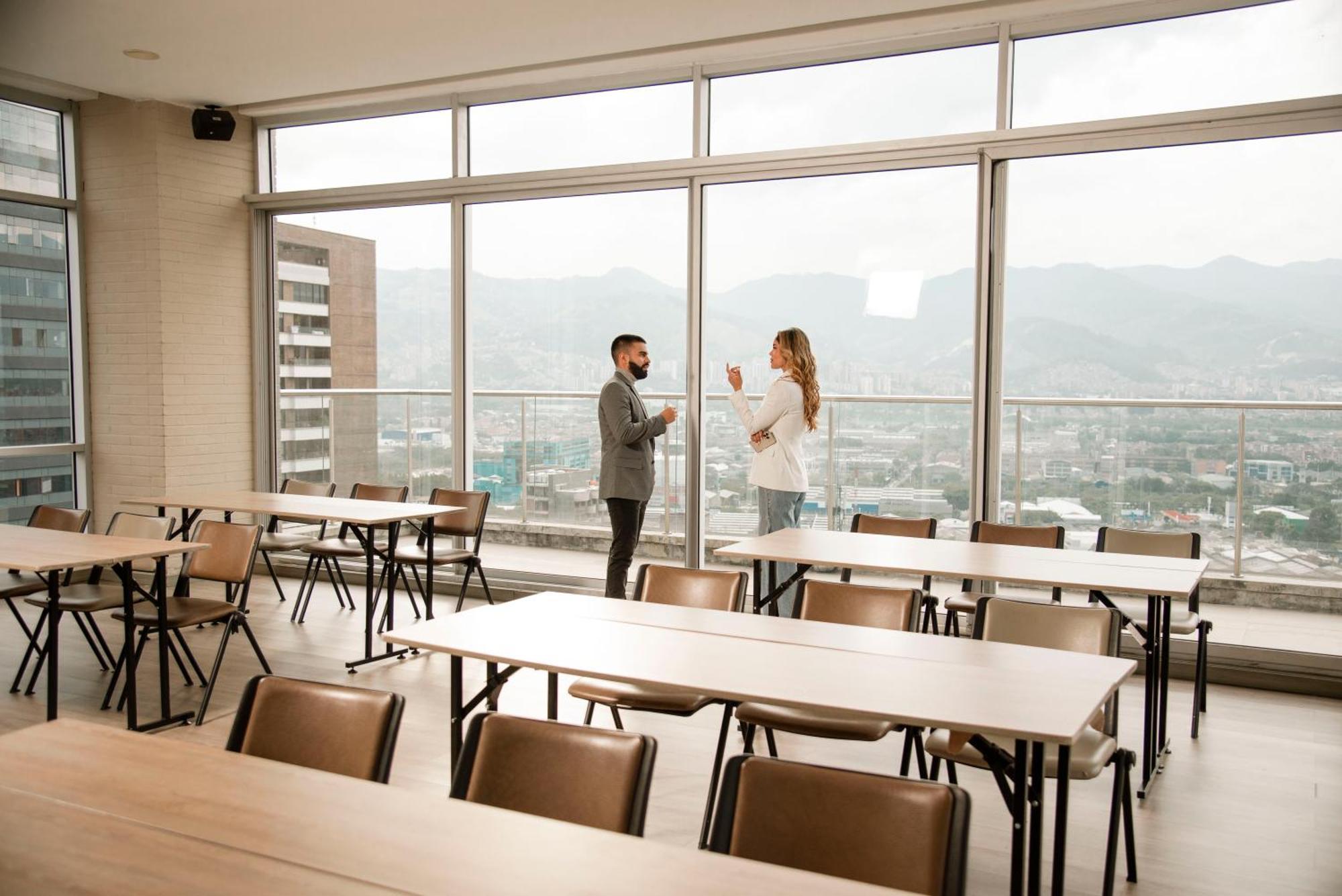 V Grand Hotel, A Member Of Radisson Individuals Medellin Ngoại thất bức ảnh