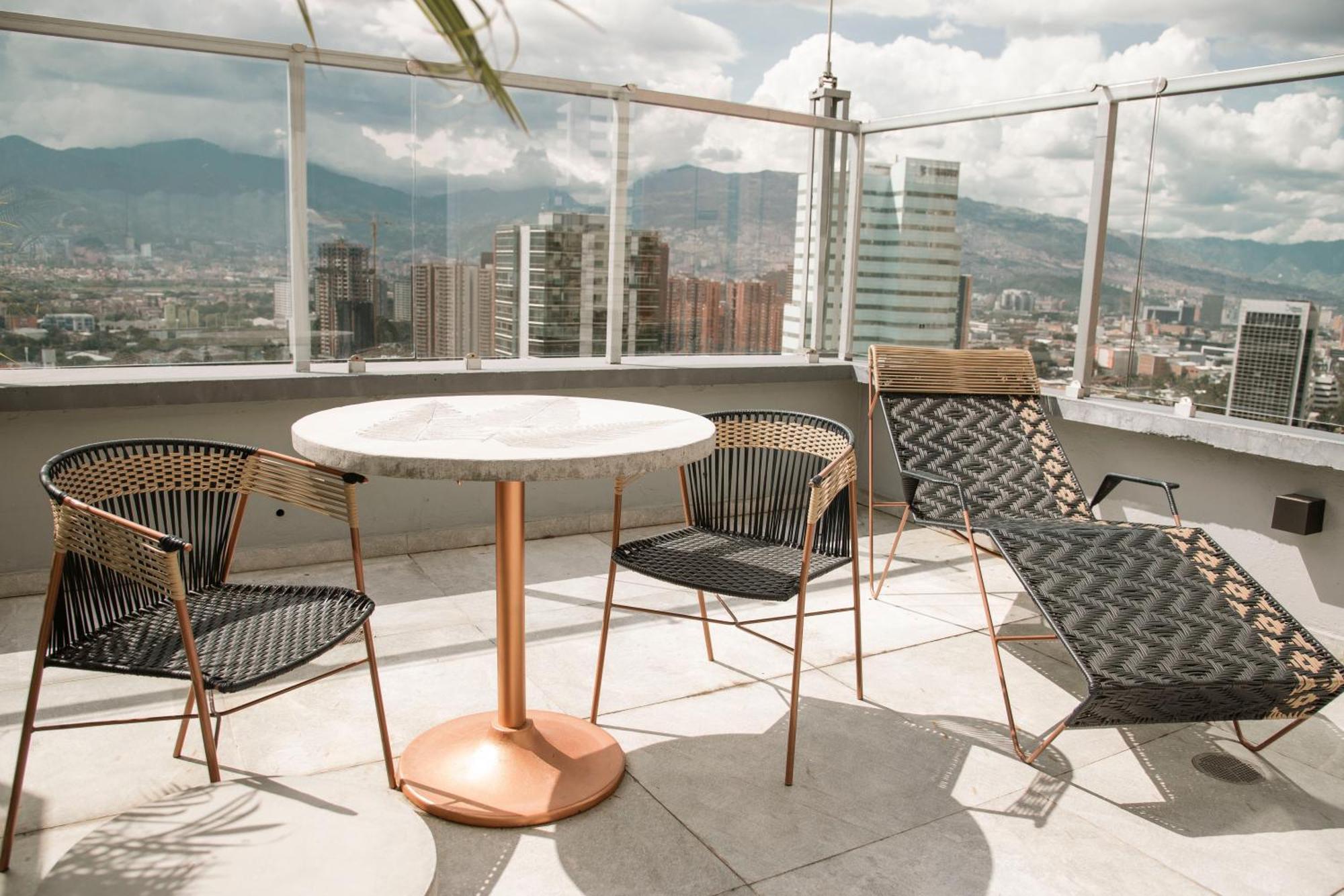 V Grand Hotel, A Member Of Radisson Individuals Medellin Ngoại thất bức ảnh