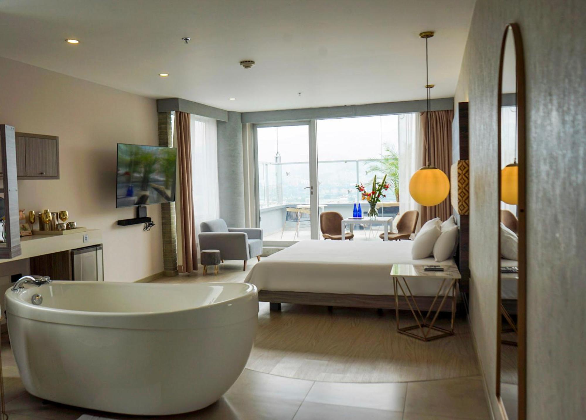 V Grand Hotel, A Member Of Radisson Individuals Medellin Ngoại thất bức ảnh