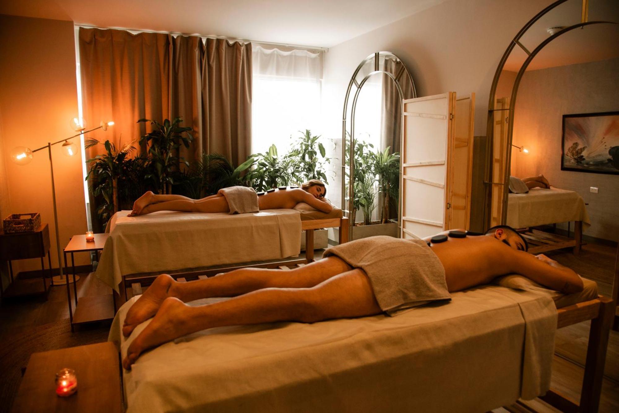 V Grand Hotel, A Member Of Radisson Individuals Medellin Ngoại thất bức ảnh
