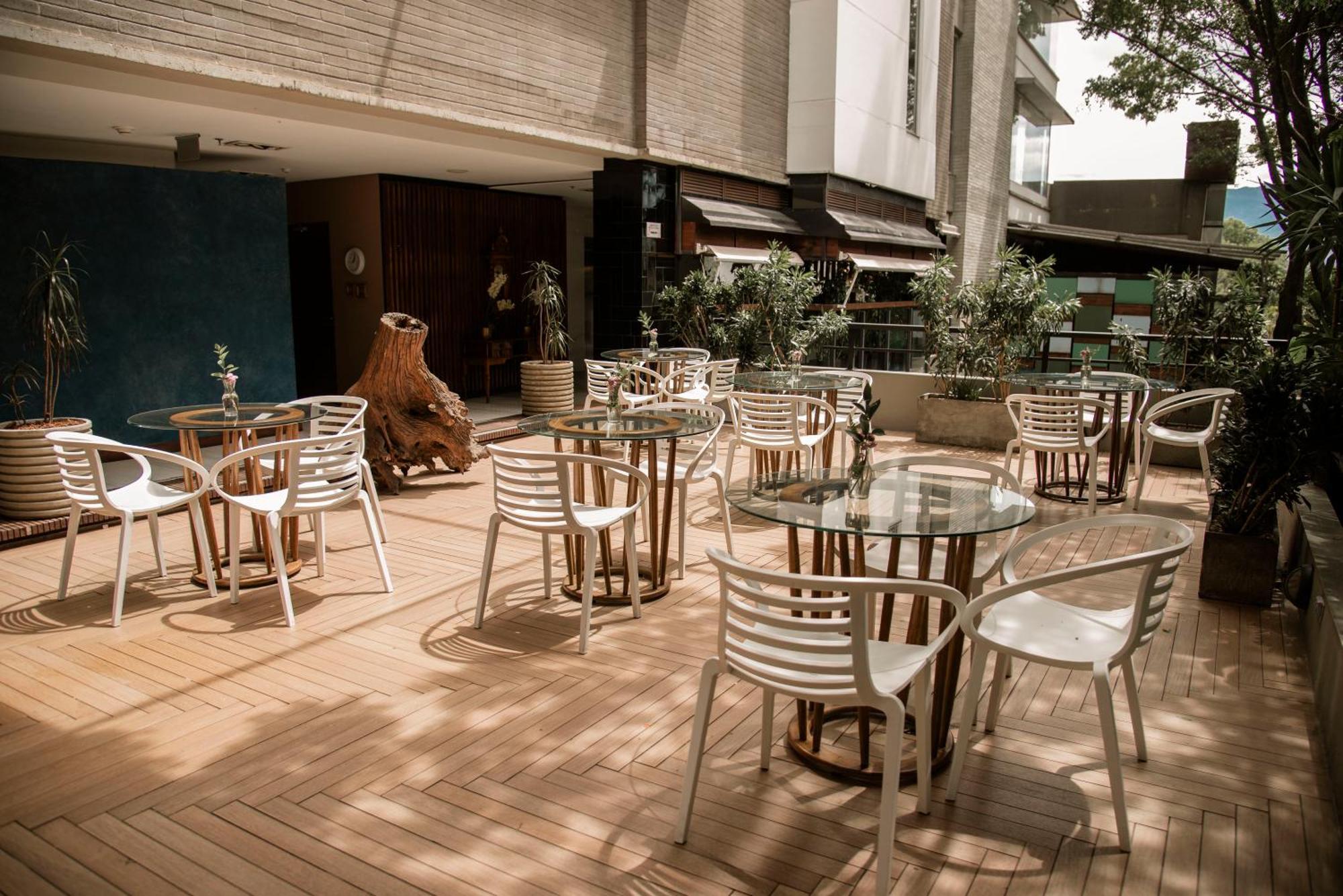 V Grand Hotel, A Member Of Radisson Individuals Medellin Ngoại thất bức ảnh