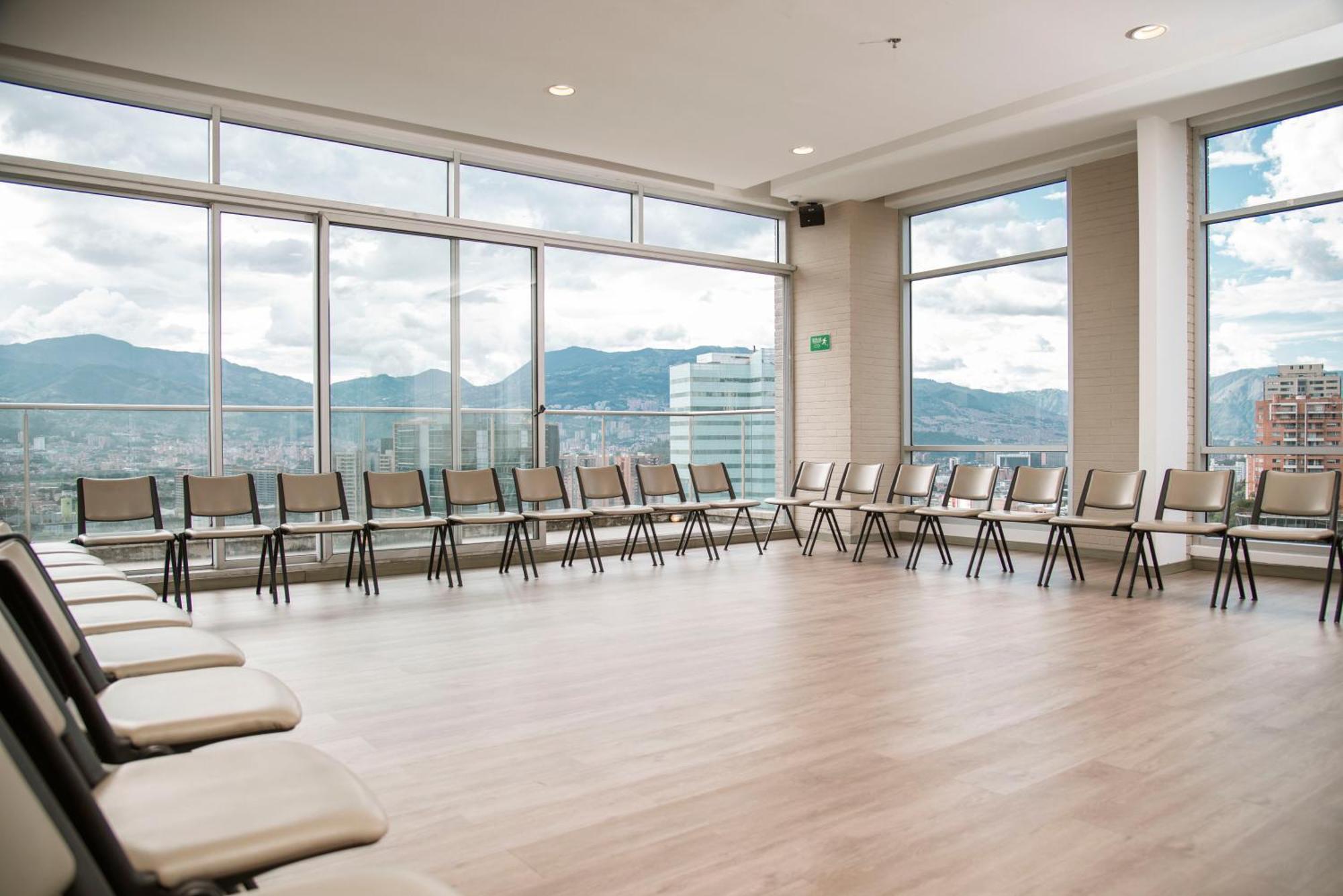 V Grand Hotel, A Member Of Radisson Individuals Medellin Ngoại thất bức ảnh