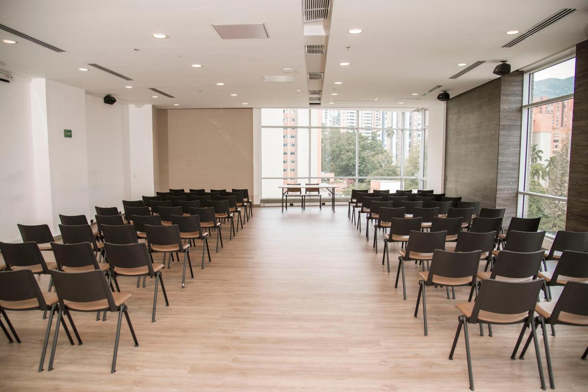V Grand Hotel, A Member Of Radisson Individuals Medellin Ngoại thất bức ảnh