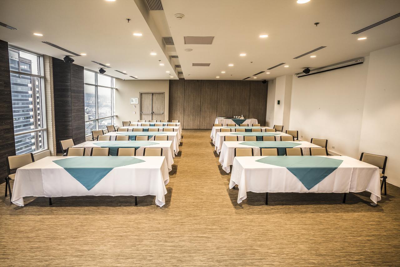 V Grand Hotel, A Member Of Radisson Individuals Medellin Ngoại thất bức ảnh